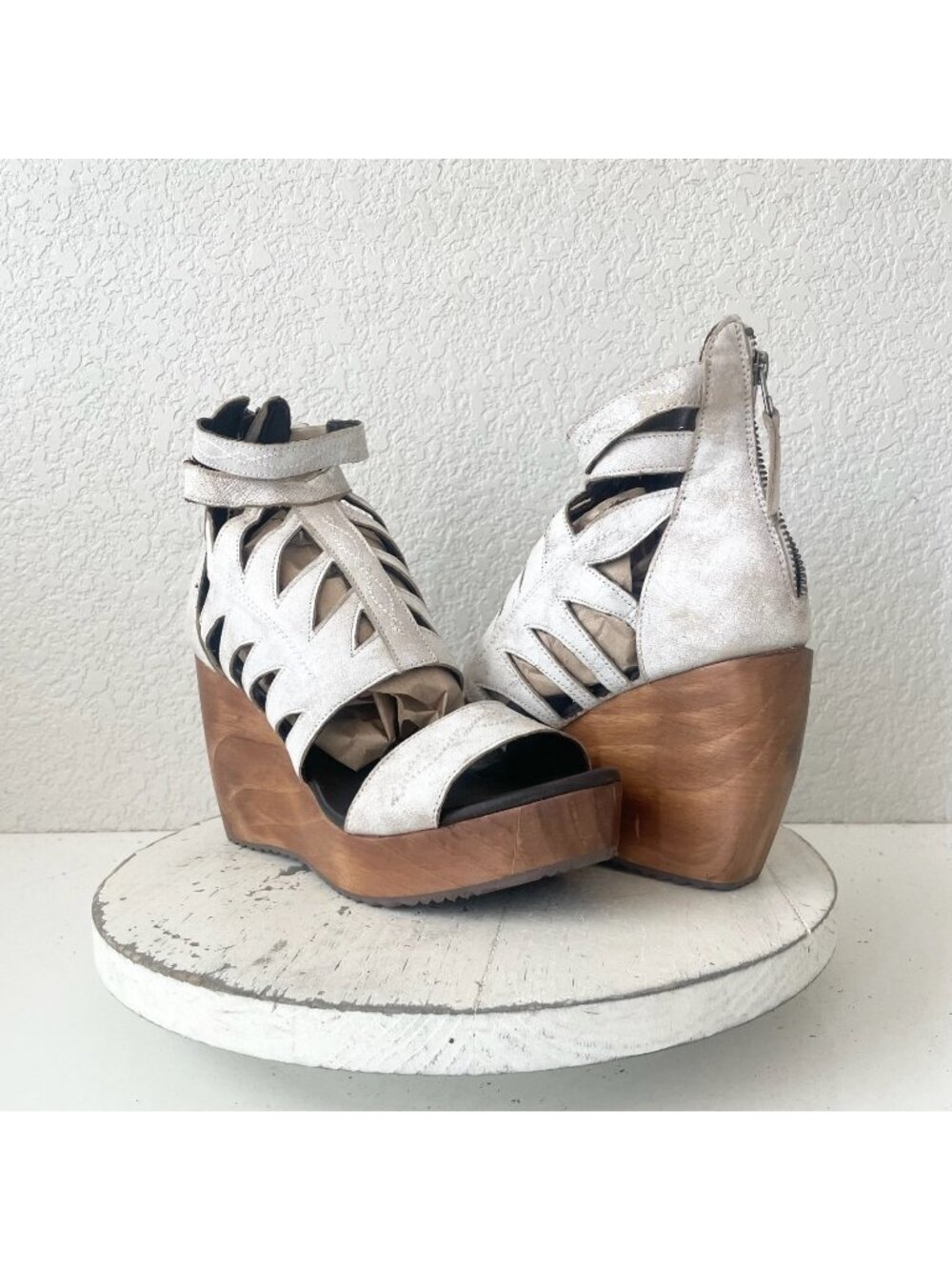 Lane Boots BECCA Womens White Leather Wedges Western Sandals Wooden Heel Size 8